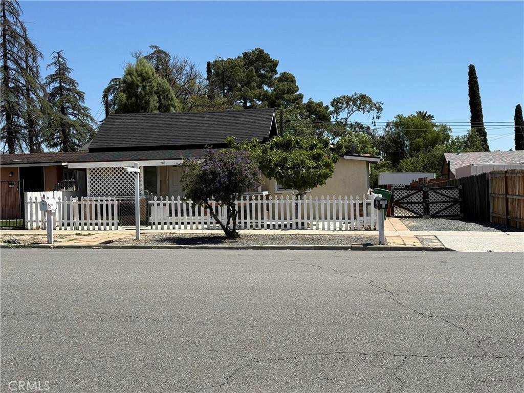 https://bt-photos.global.ssl.fastly.net/socal/orig_boomver_1_428136971-2.jpg