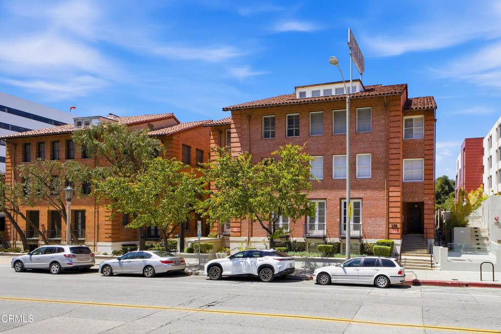 139 Los Robles Avenue - Photo 1
