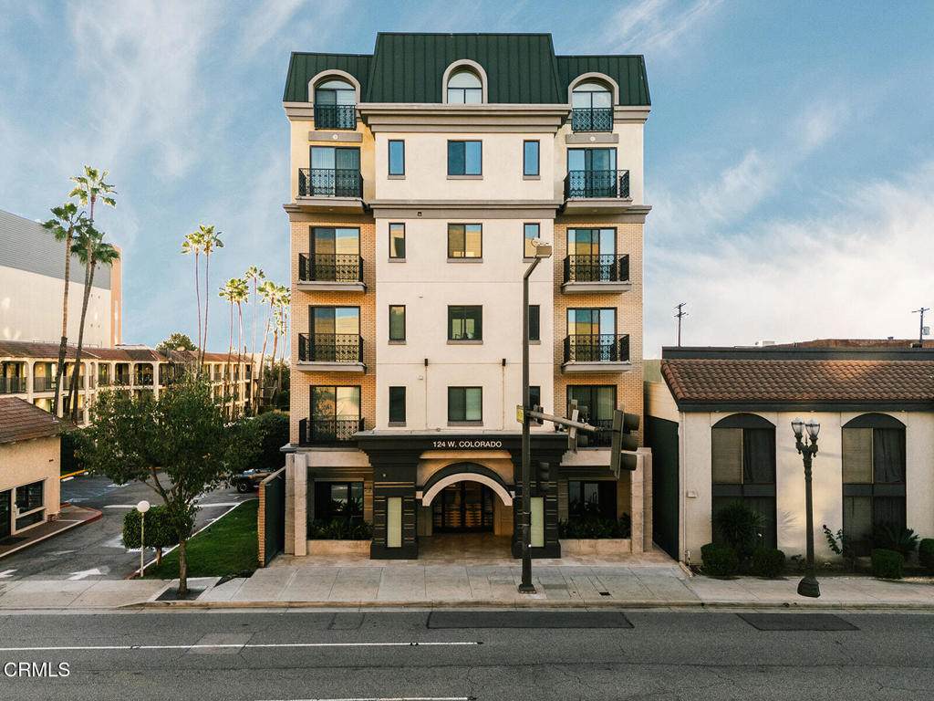 124 Colorado Street - Photo 1
