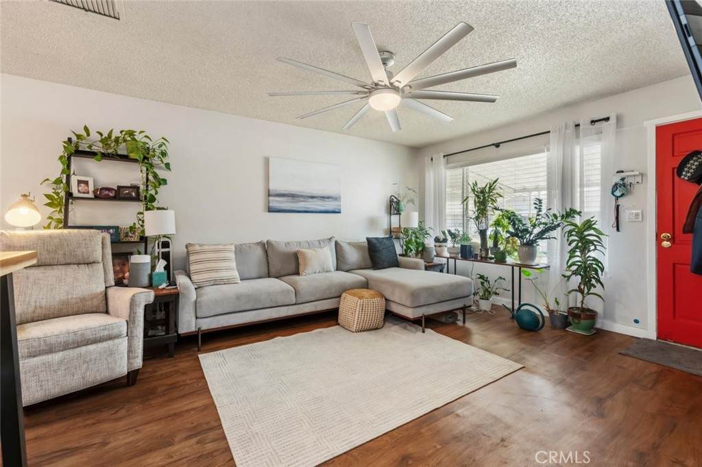 150 Lakeshore - Photo 1