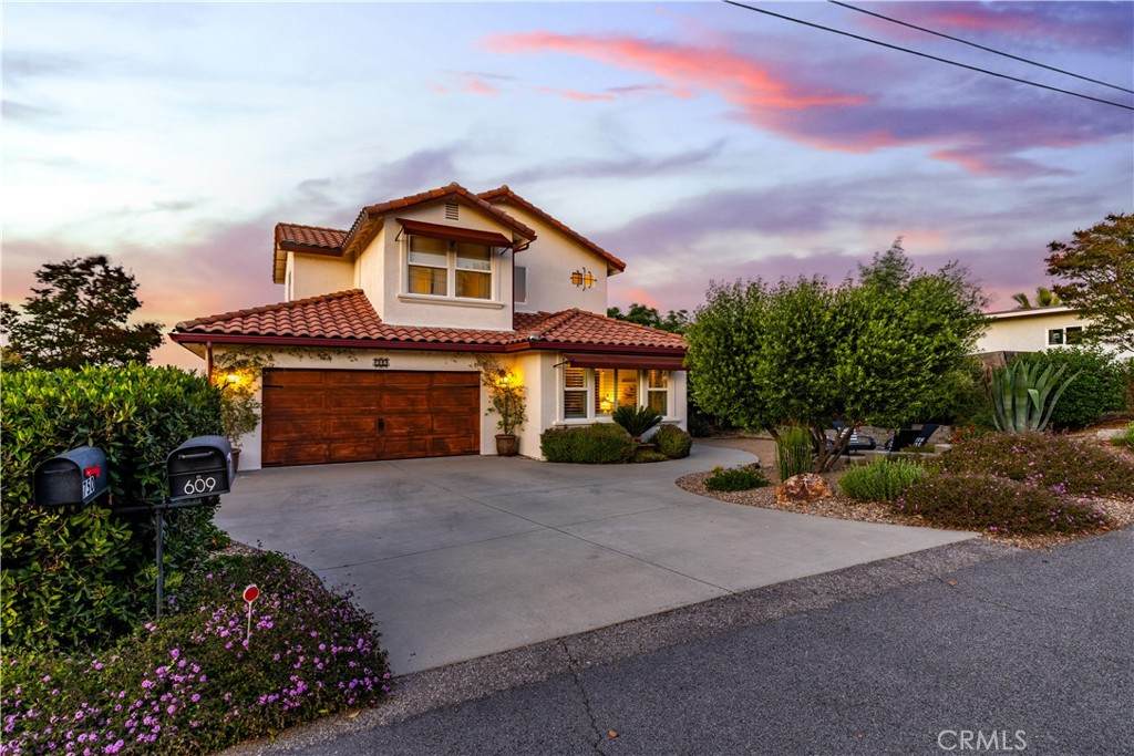 609 Shannon Hill Drive - Photo 1