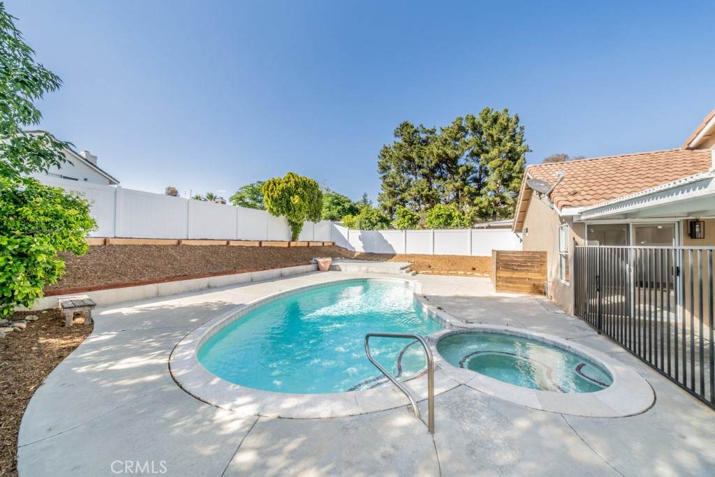 https://bt-photos.global.ssl.fastly.net/socal/orig_boomver_1_428309035-2.jpg