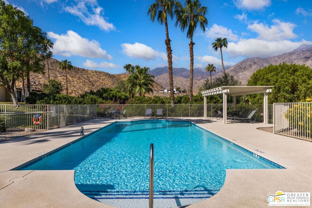 https://bt-photos.global.ssl.fastly.net/socal/orig_boomver_1_428325398-2.jpg