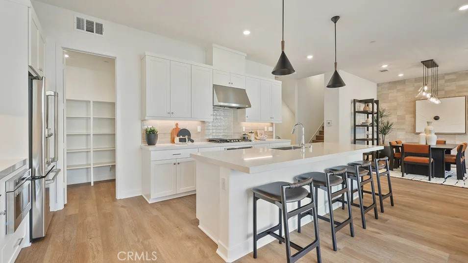 915 Walnut Terrace - Photo 1