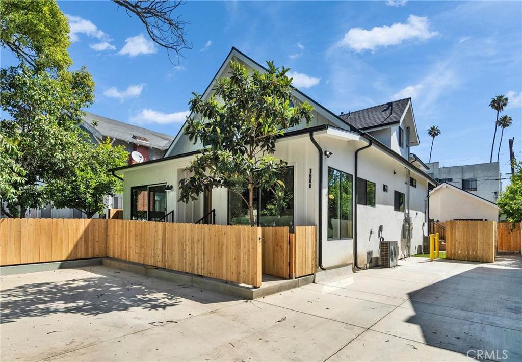 1606 Kingsley - Photo 1