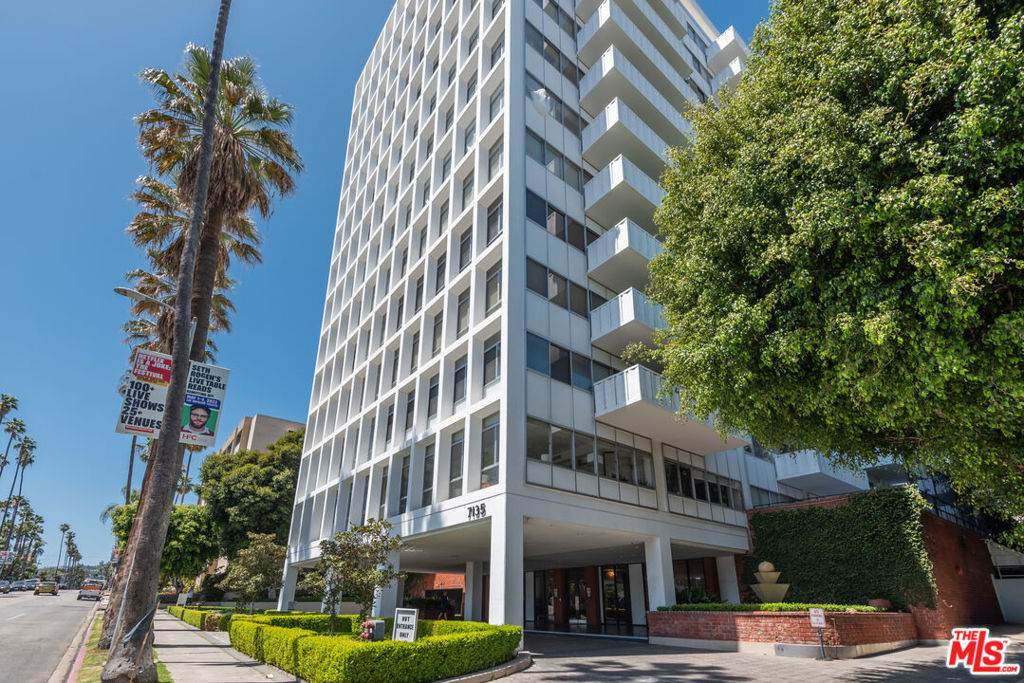 7135 Hollywood Boulevard - Photo 1