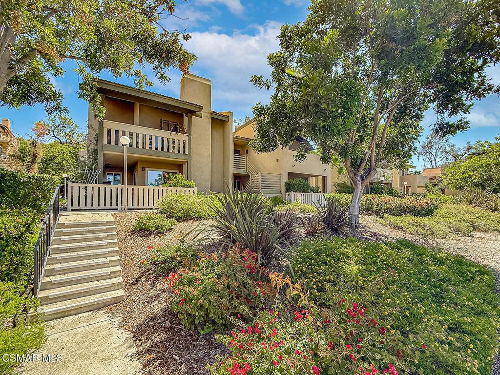 224 Oak Leaf Drive - Photo 1