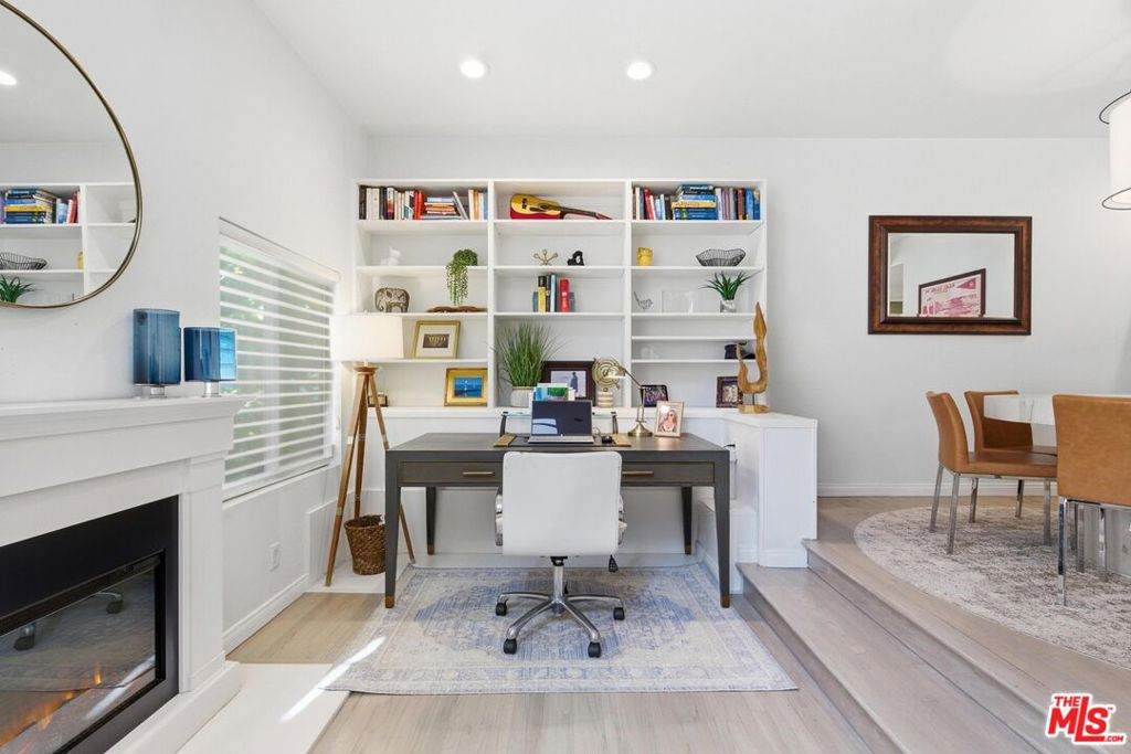 514 Barrington Avenue - Photo 1
