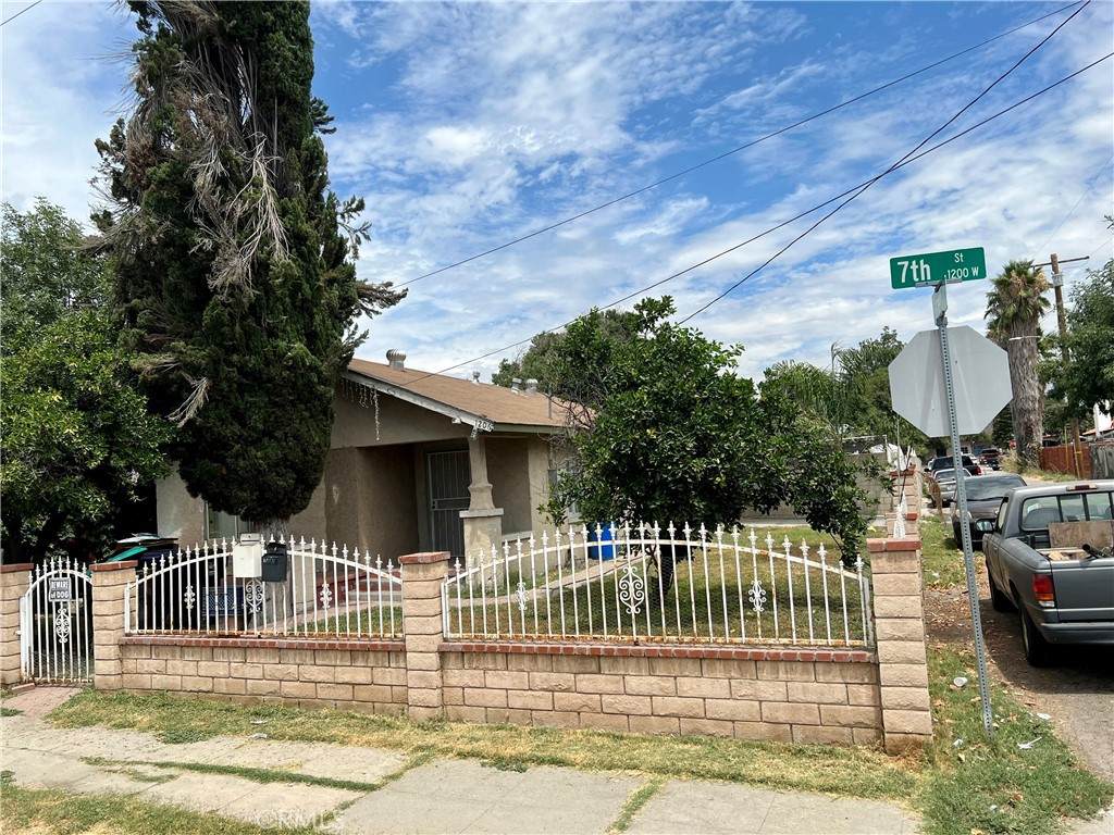 1206 West 7th - Photo 1