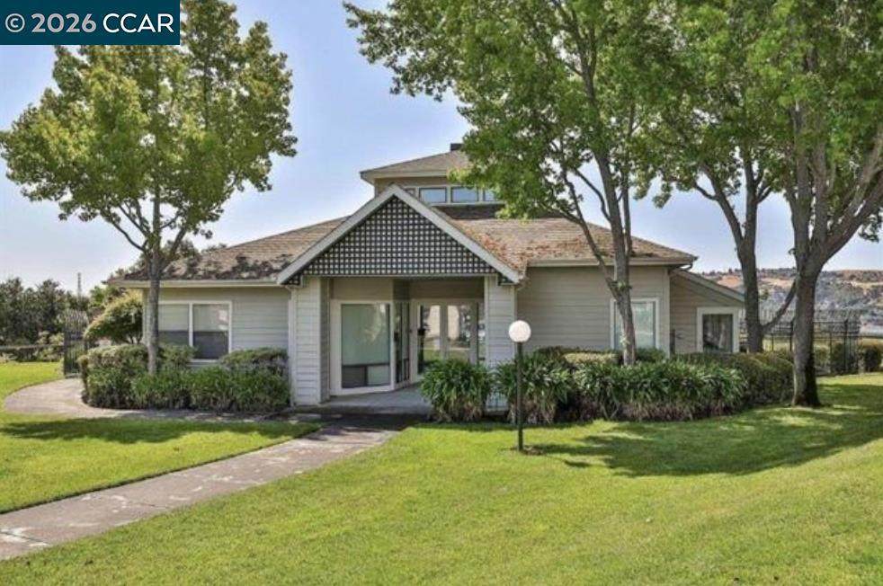 1201 Glen Cove Pkwy - Photo 1