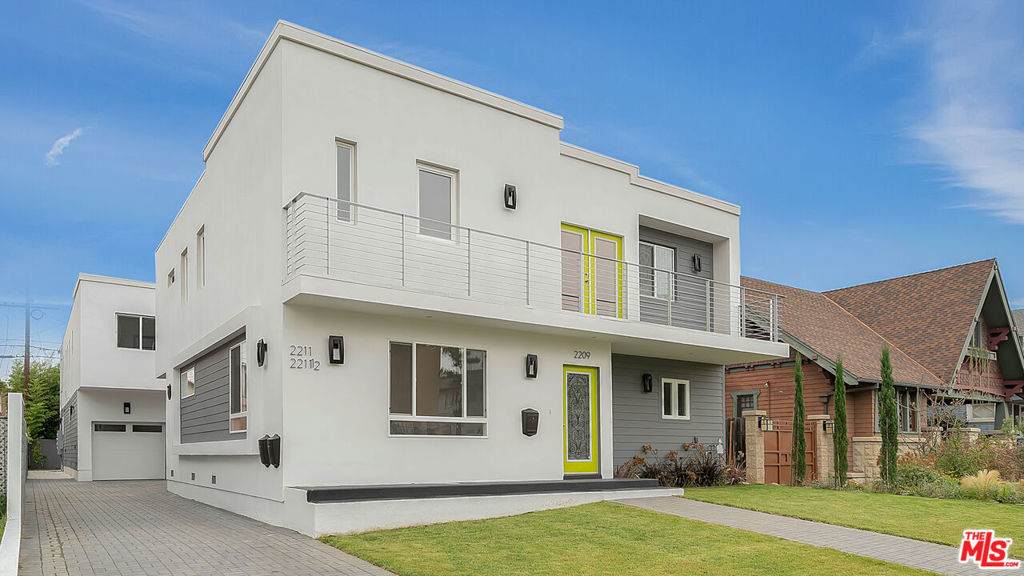 2209 6th Avenue - Photo 1