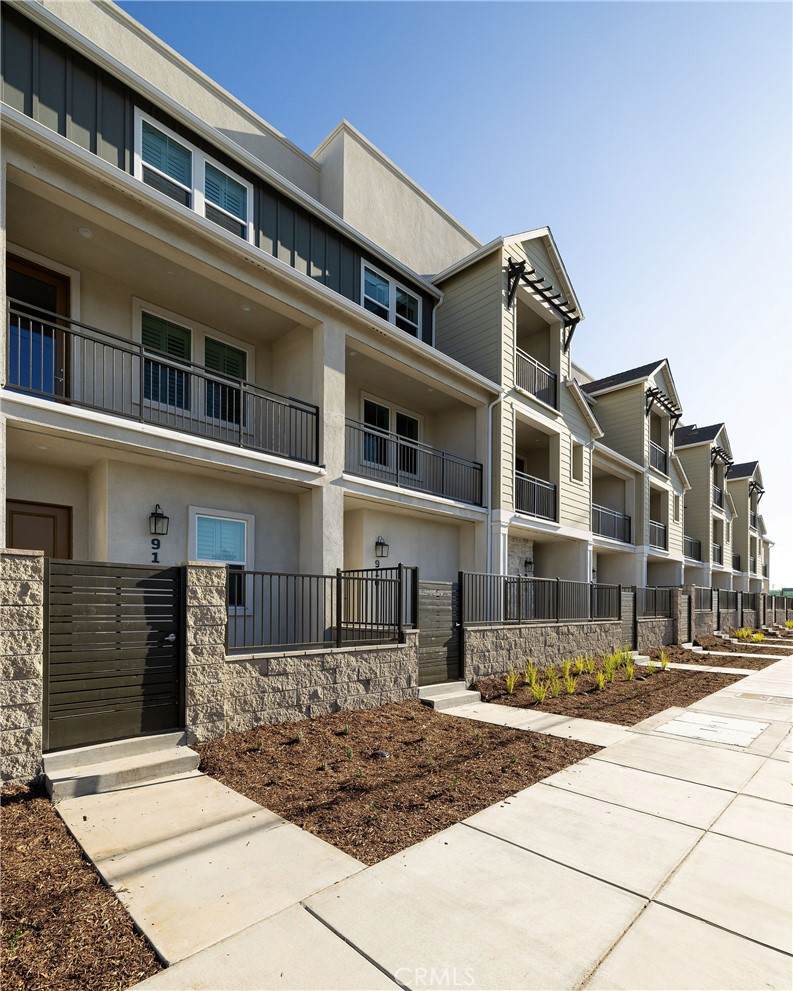 965 Dhalia Street - Photo 1
