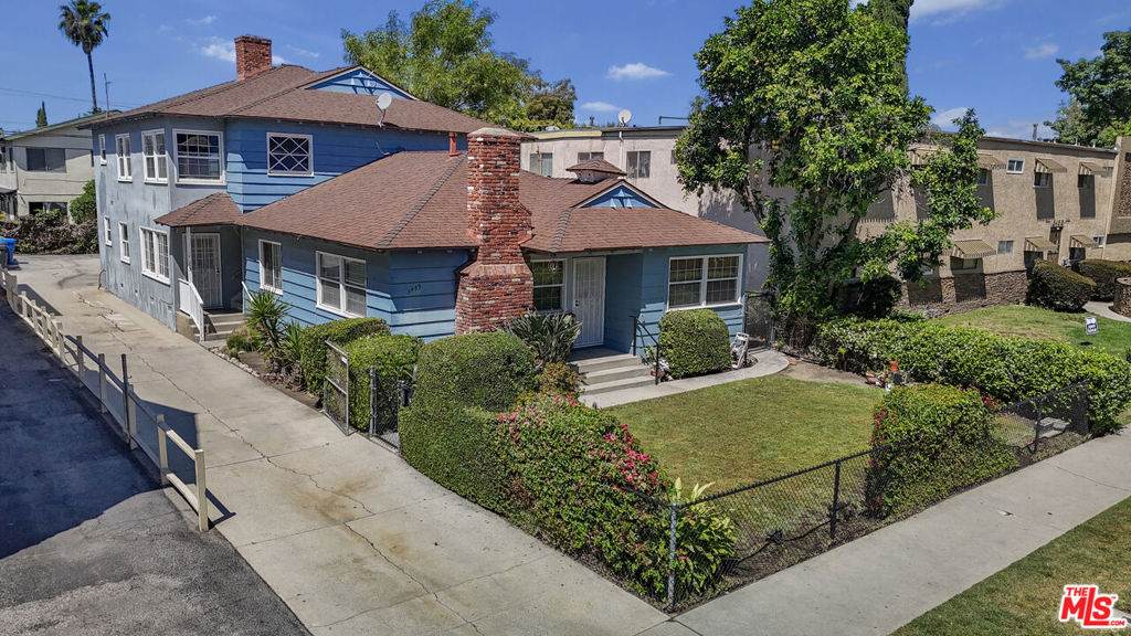 5449 Bellingham Avenue - Photo 1