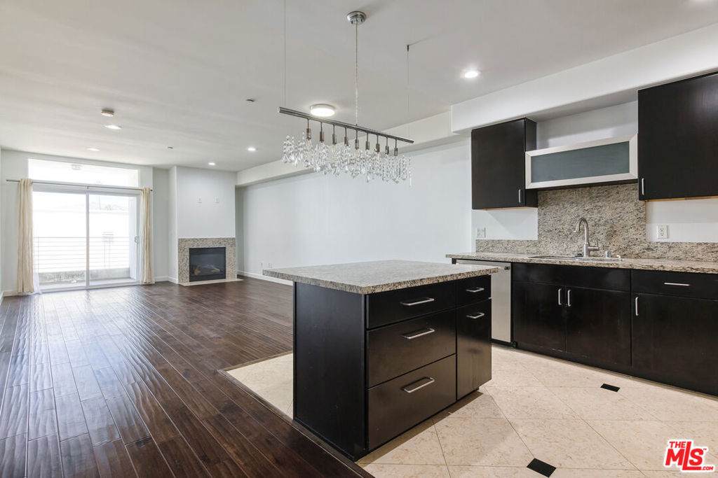 401 Serrano Avenue - Photo 1