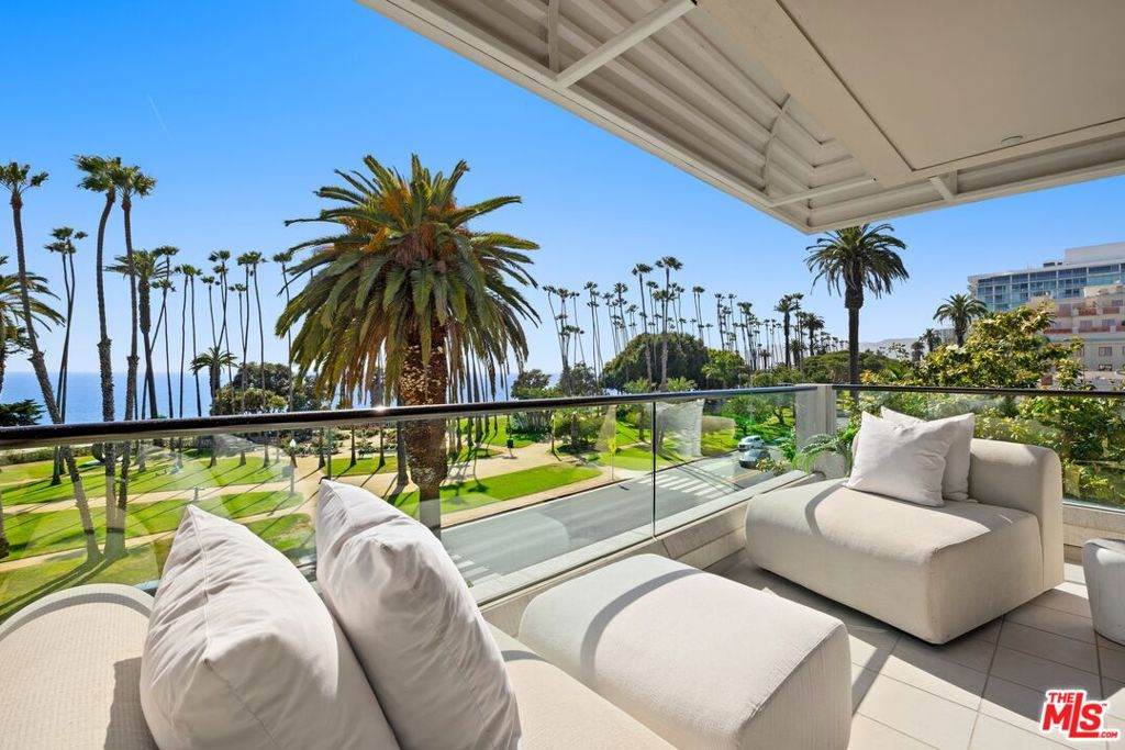 https://bt-photos.global.ssl.fastly.net/socal/orig_boomver_1_428703878-2.jpg