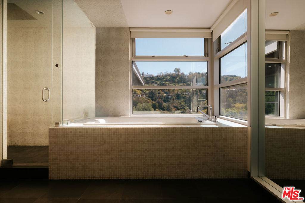 https://bt-photos.global.ssl.fastly.net/socal/orig_boomver_1_428721009-2.jpg