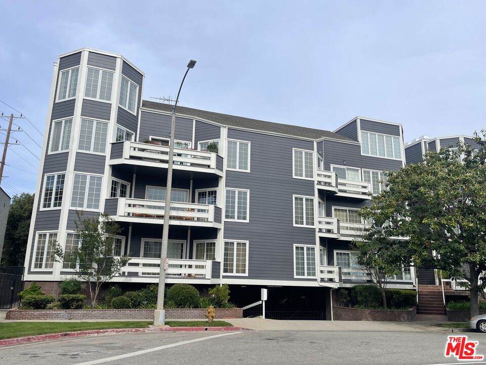 1840 Veteran Avenue - Photo 1