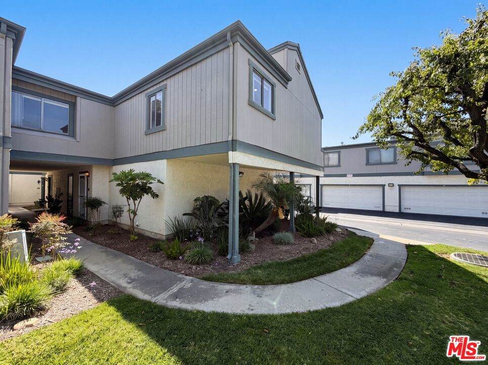 1100 Cleghorn Drive - Photo 1