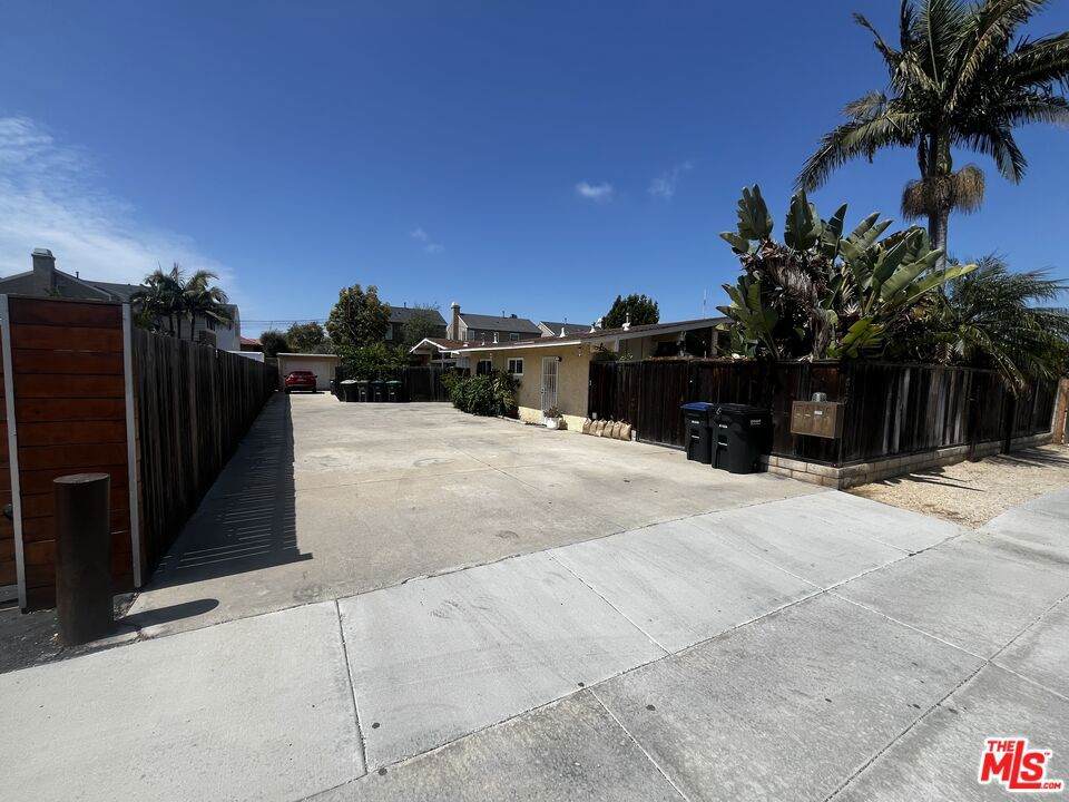 https://bt-photos.global.ssl.fastly.net/socal/orig_boomver_1_428777979-2.jpg