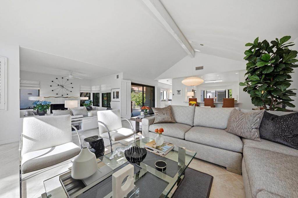 22 Acapulco Drive - Photo 1