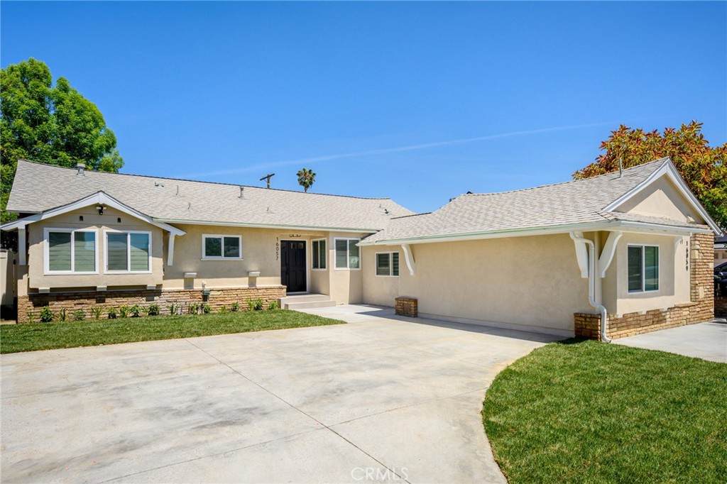 16057 Knapp - Photo 1