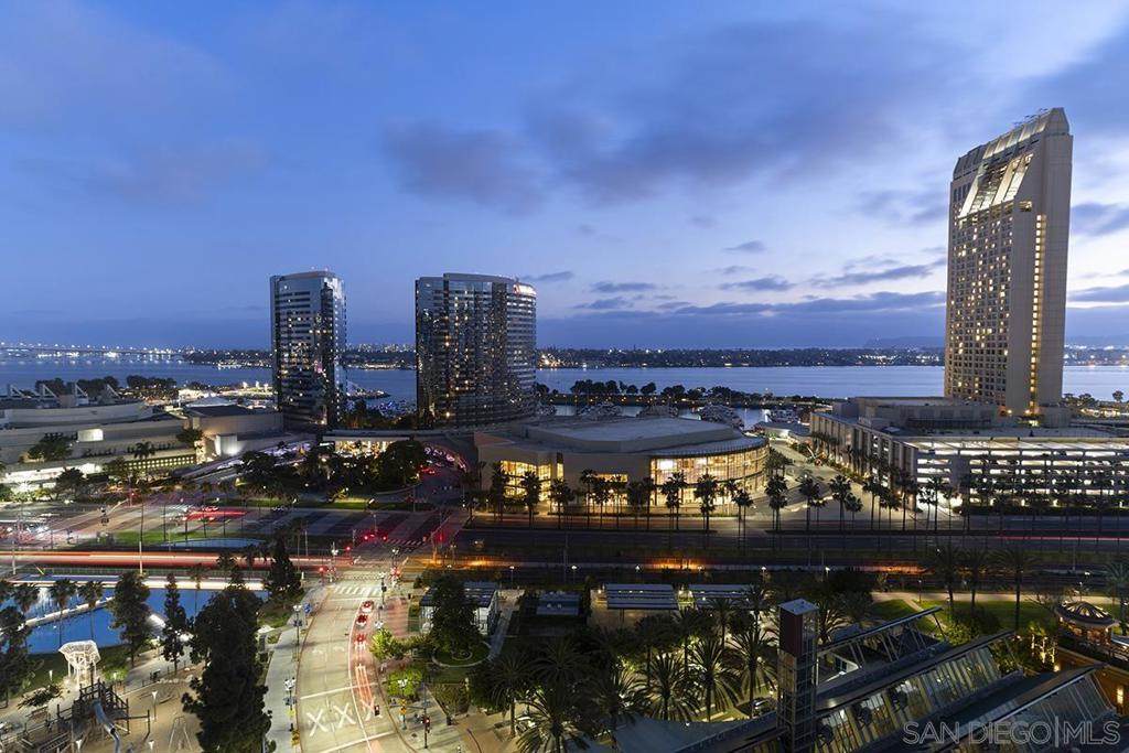 555 Front Street - Photo 1