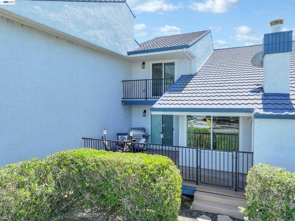1516 Trawler St - Photo 1