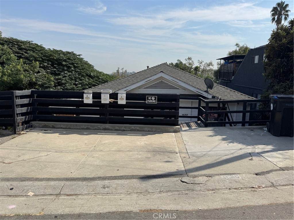 1566 Rollins - Photo 1