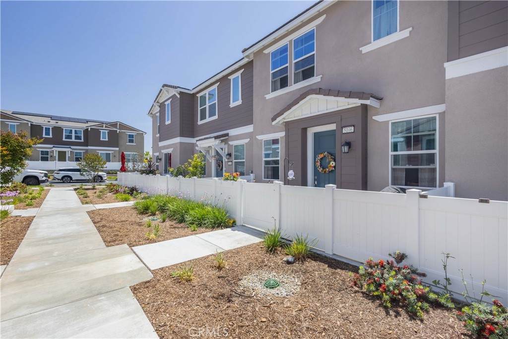 https://bt-photos.global.ssl.fastly.net/socal/orig_boomver_1_428832027-2.jpg