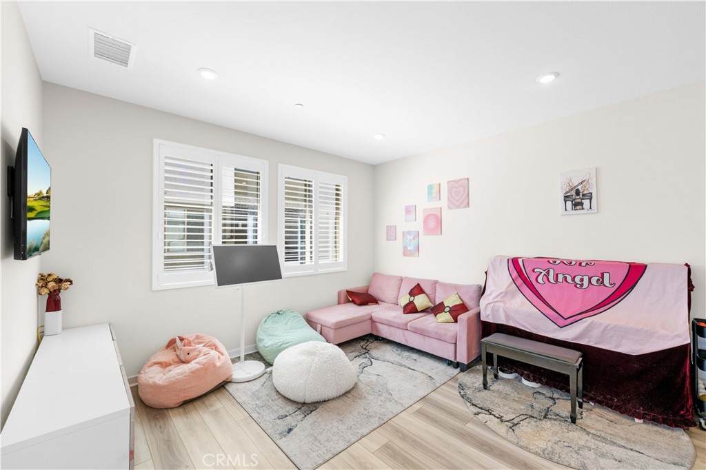 1570 Topeka Avenue - Photo 1