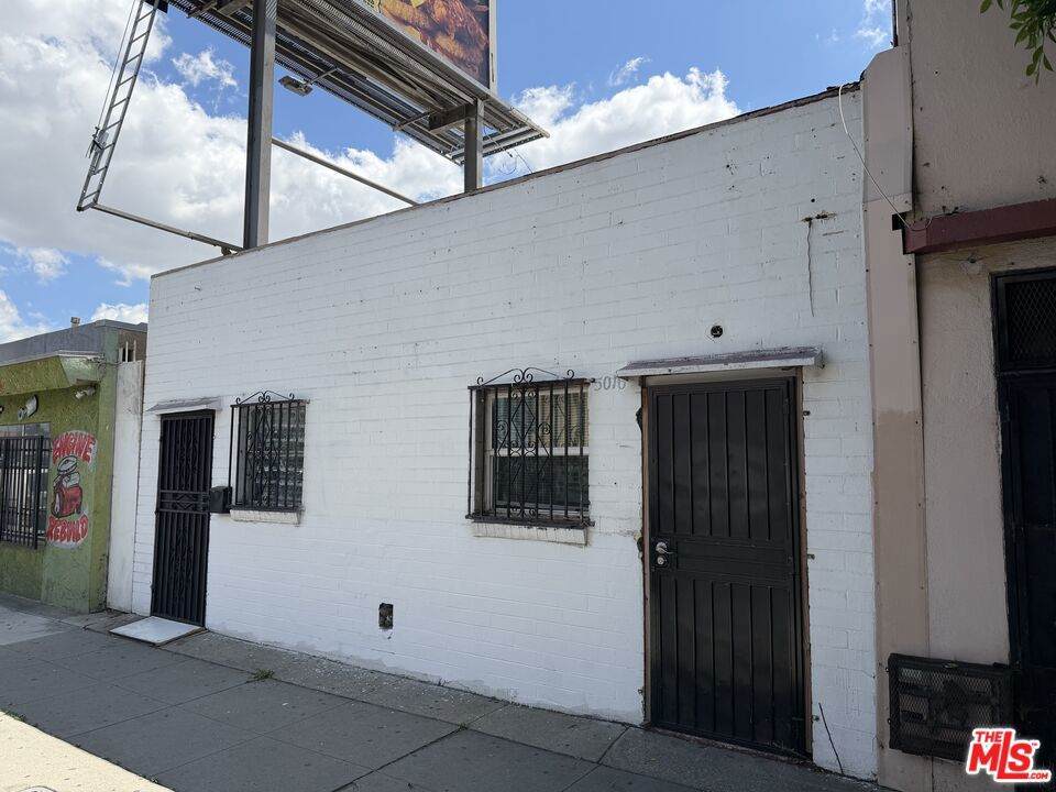 5016 Olympic Boulevard - Photo 1