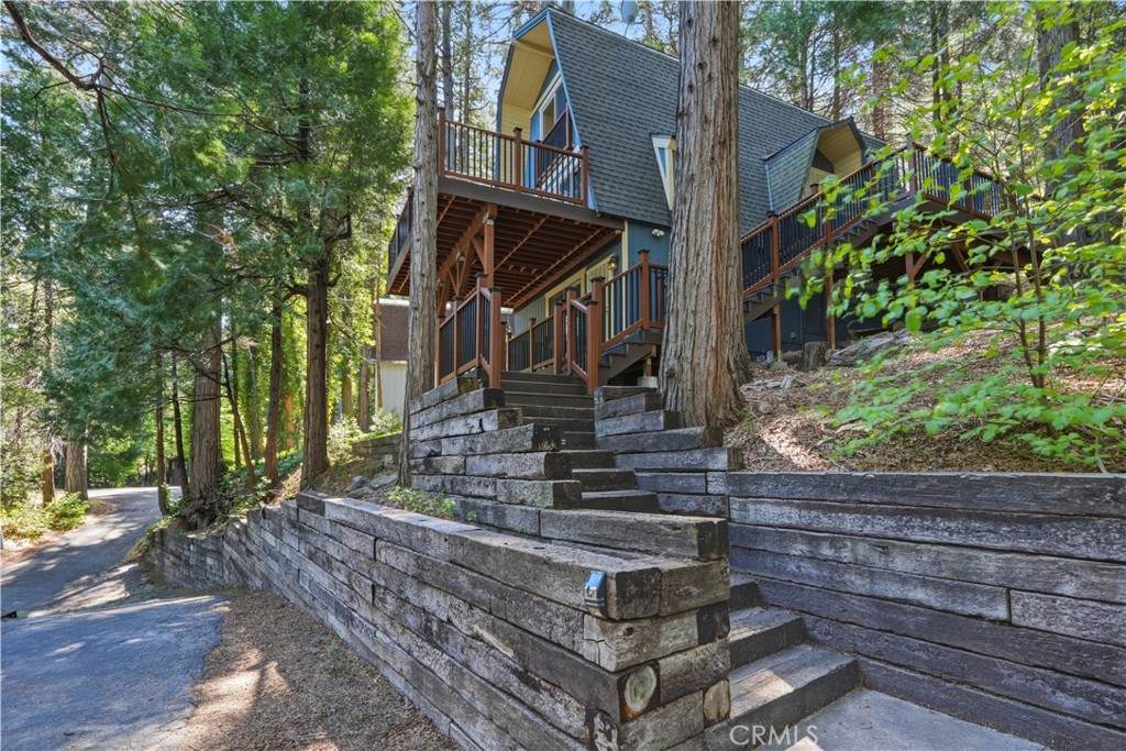 24091 Lakeview - Photo 1