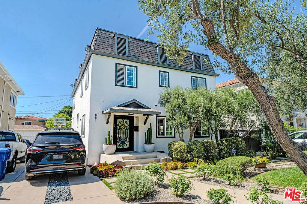 681 Bronson Avenue - Photo 1
