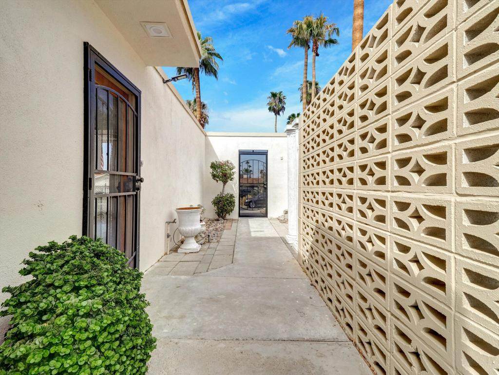 72629 Pitahaya Street - Photo 1