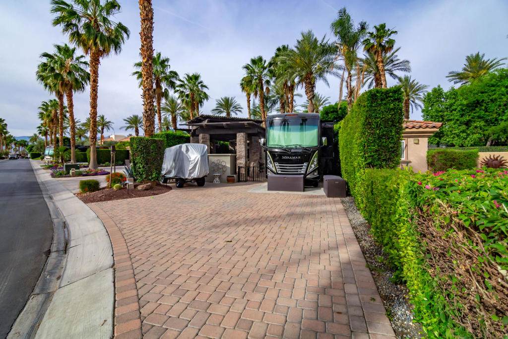 https://bt-photos.global.ssl.fastly.net/socal/orig_boomver_1_429032987-2.jpg