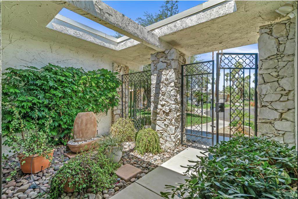https://bt-photos.global.ssl.fastly.net/socal/orig_boomver_1_429044191-2.jpg