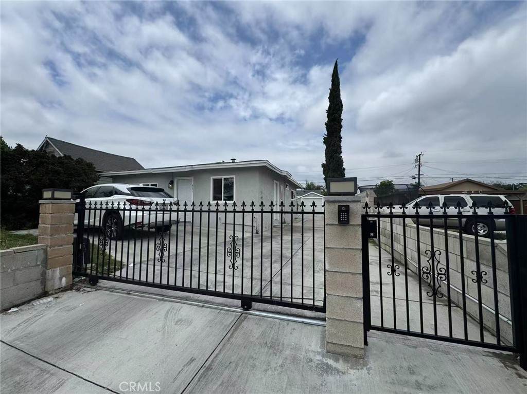 951 Elma Street - Photo 1