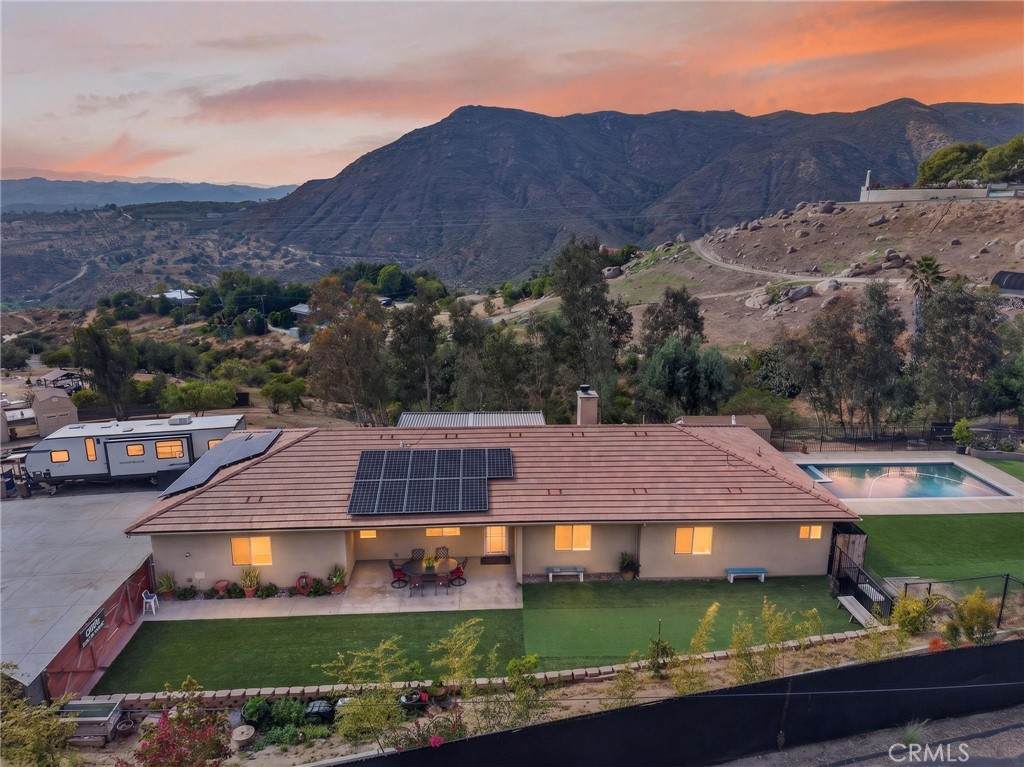 https://bt-photos.global.ssl.fastly.net/socal/orig_boomver_1_429191550-2.jpg
