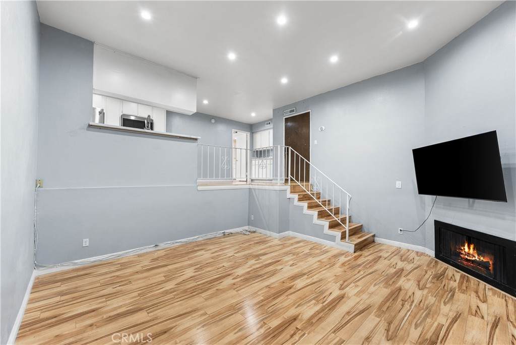 5500 Lindley - Photo 1