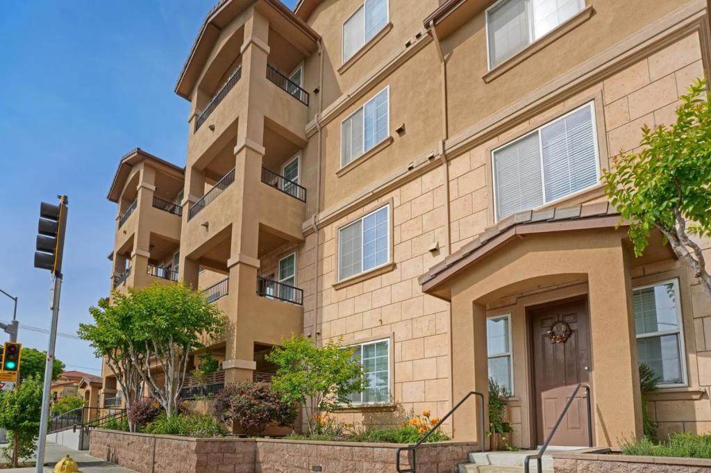 88 Jackson Avenue - Photo 1
