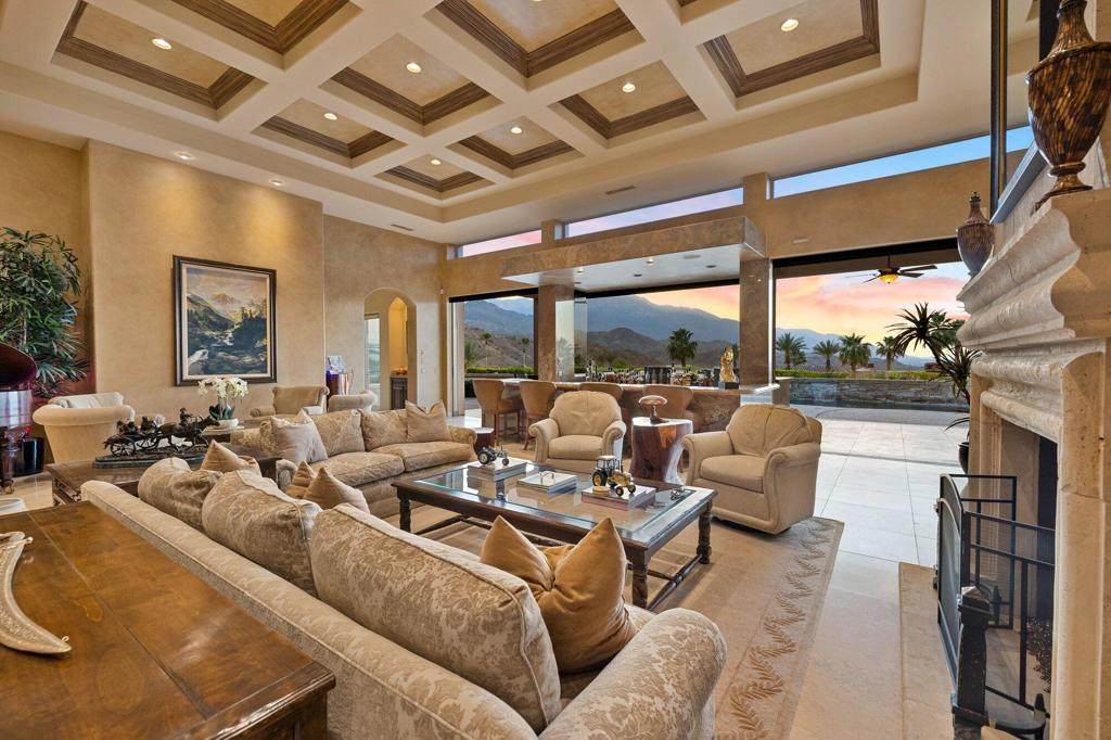 https://bt-photos.global.ssl.fastly.net/socal/orig_boomver_1_429362130-2.jpg
