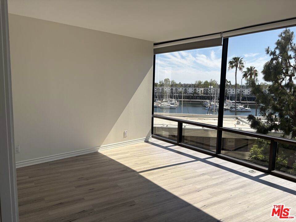 https://bt-photos.global.ssl.fastly.net/socal/orig_boomver_1_429369505-2.jpg