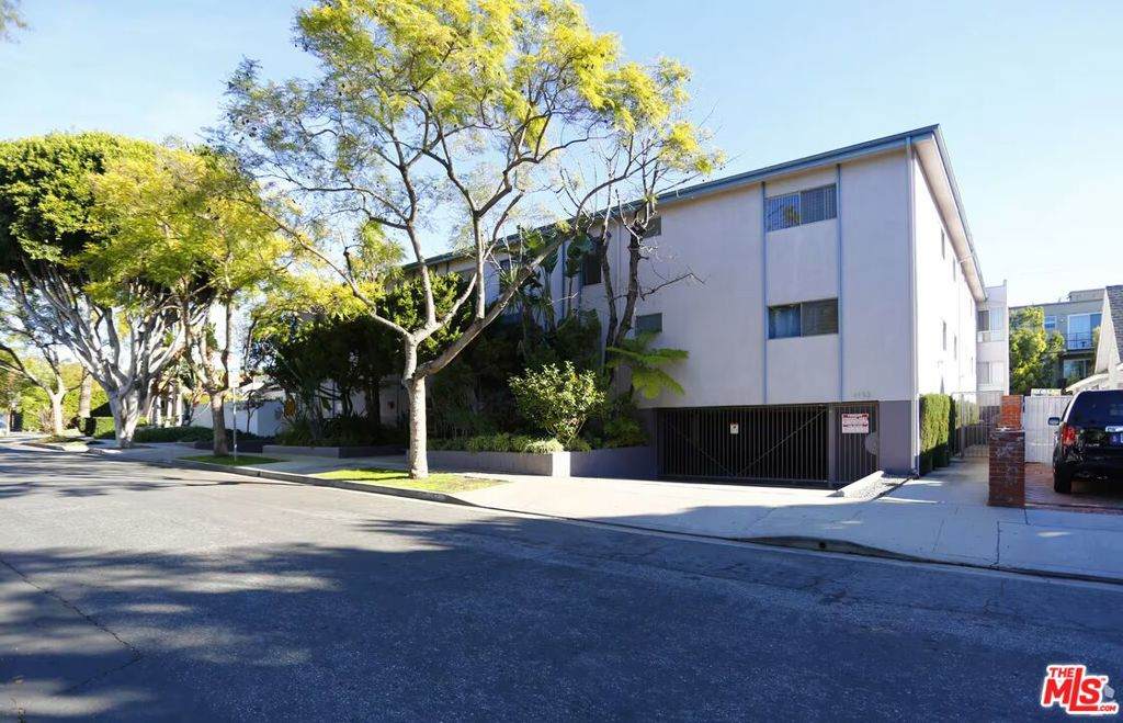 1152 Poinsettia Place - Photo 1