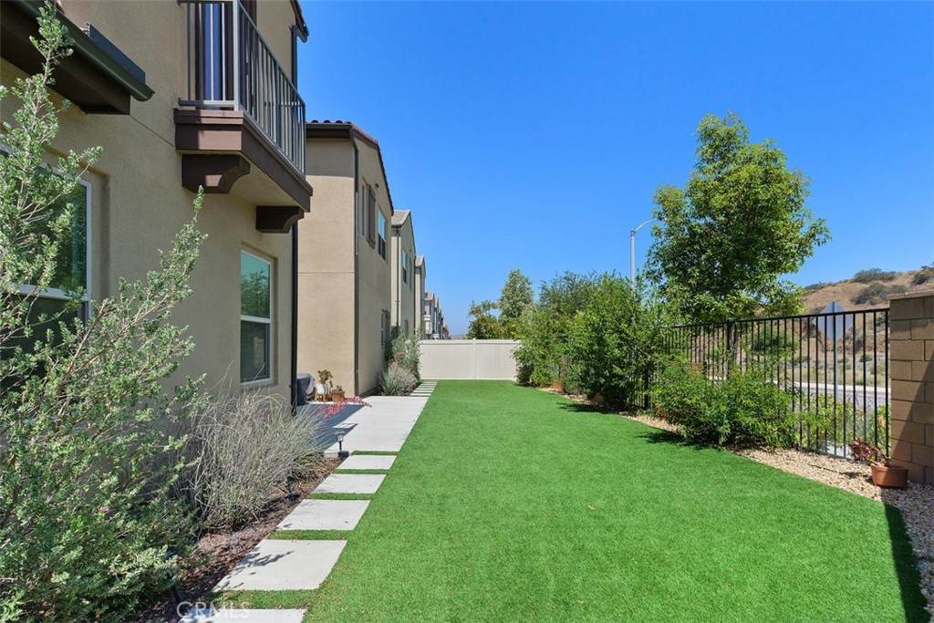 https://bt-photos.global.ssl.fastly.net/socal/orig_boomver_1_429391002-2.jpg
