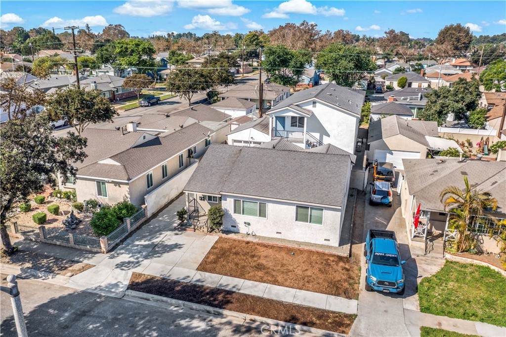 6025 Bellflower - Photo 1