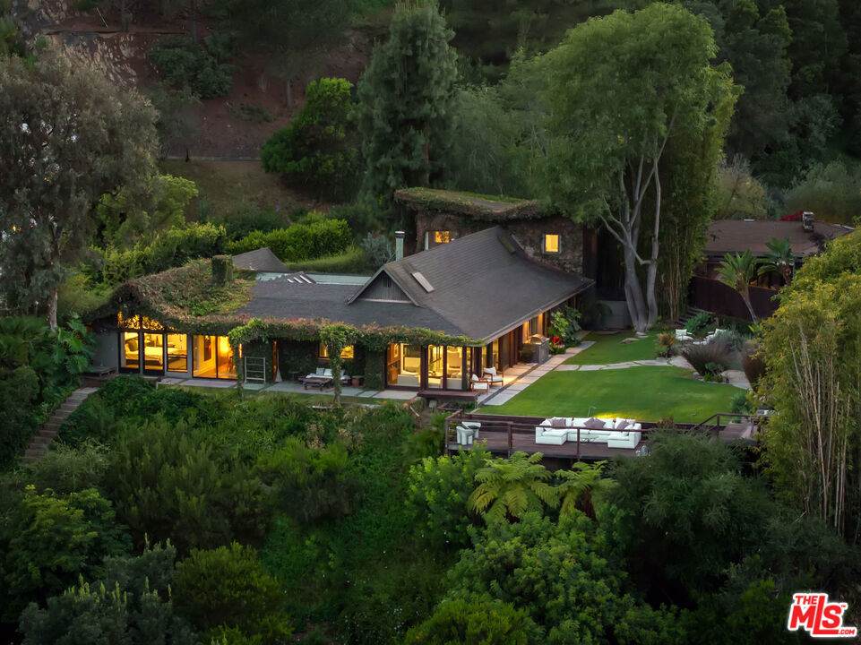 2220 Banyan Drive - Photo 1