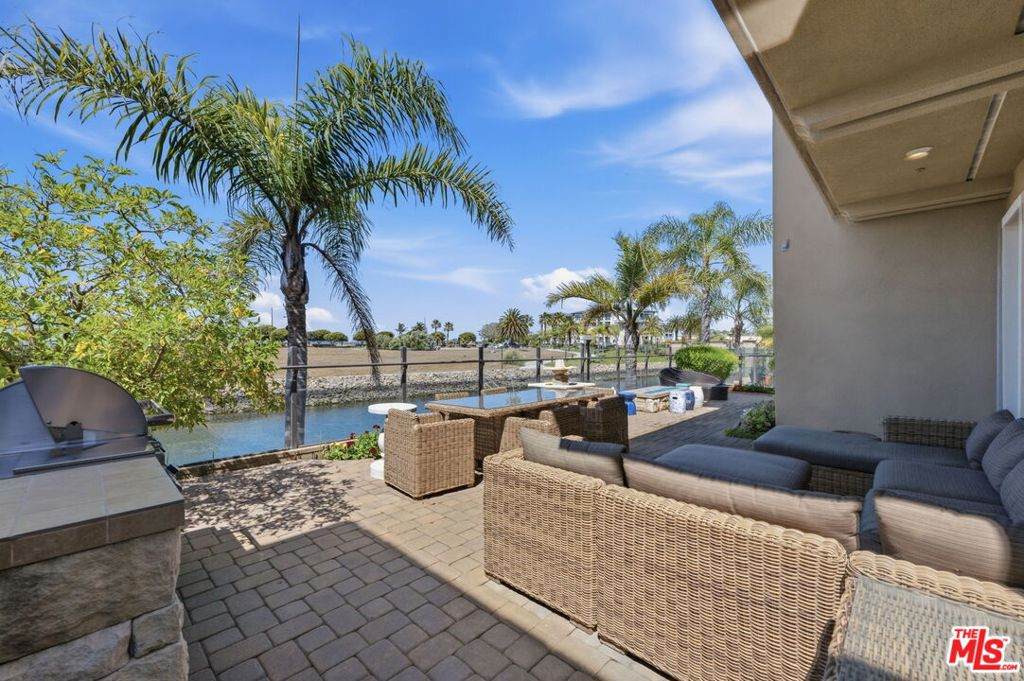 https://bt-photos.global.ssl.fastly.net/socal/orig_boomver_1_429404376-2.jpg