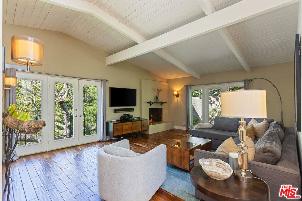 11922 Sunshine Terrace - Photo 1