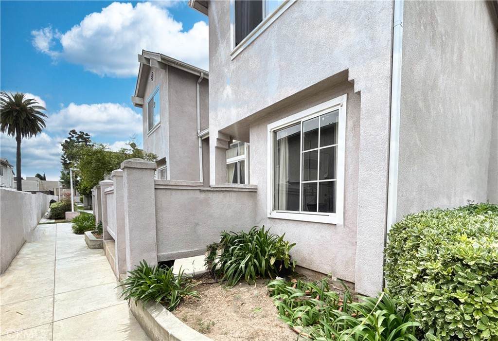 820 Compton - Photo 1