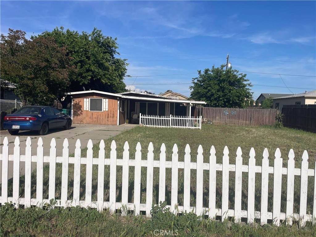 2432 Meadowbrook - Photo 1